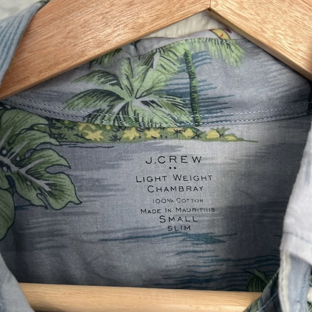 J. Crew Men’s Light Weight Chambry Hawaiian Tropics Shirt - Size Small Slim